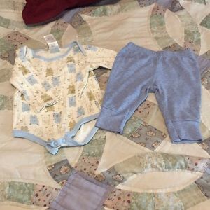 0-3 month bear pattern outfit